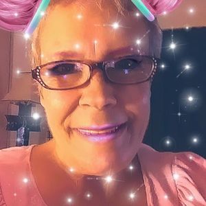 Meet your Posher, Gloria